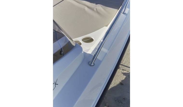Quicksilver Activ 675 Sundeck