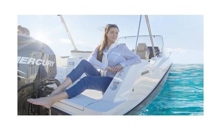 Quicksilver Activ 675 Sundeck