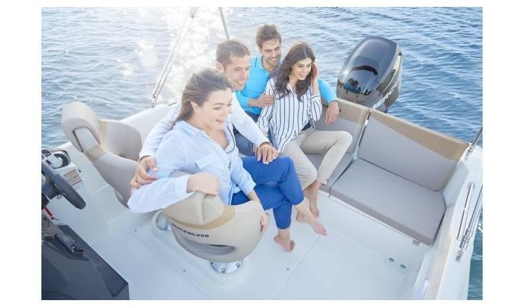 Quicksilver Activ 675 Sundeck