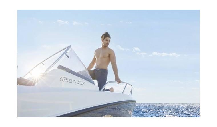 Quicksilver Activ 675 Sundeck