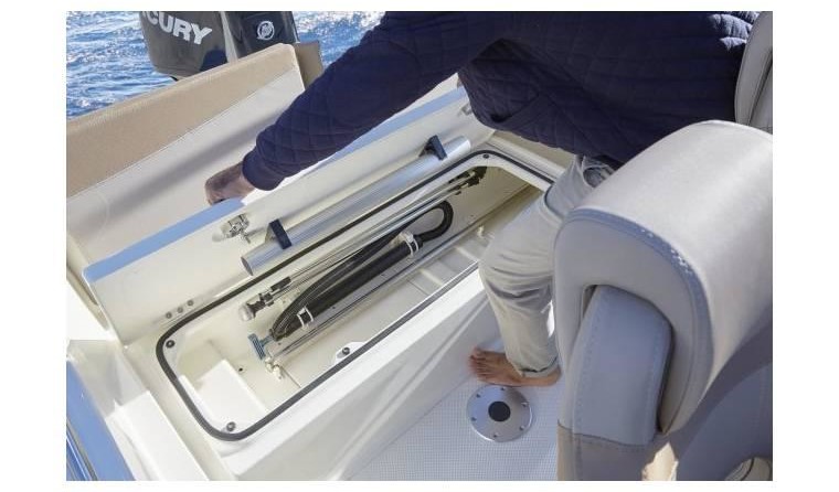 Quicksilver Activ 675 Sundeck