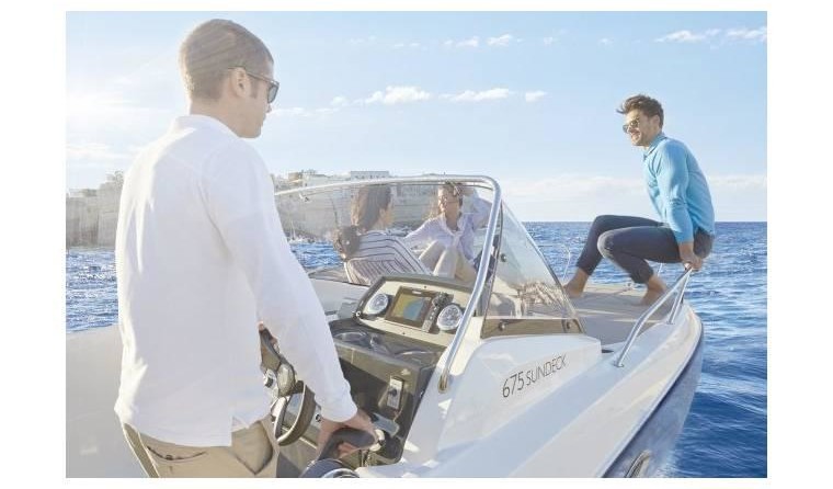 Quicksilver Activ 675 Sundeck