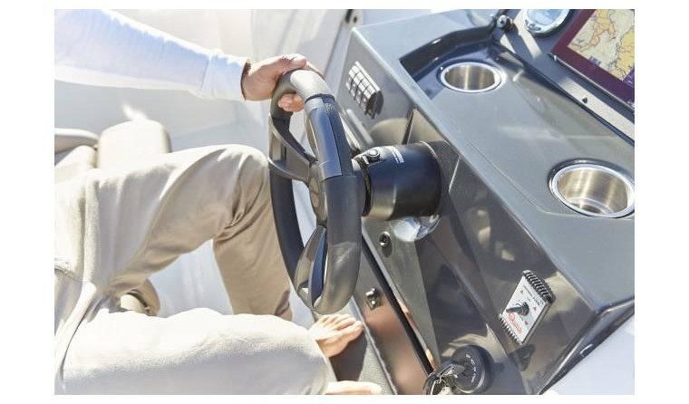 Quicksilver Activ 675 Sundeck