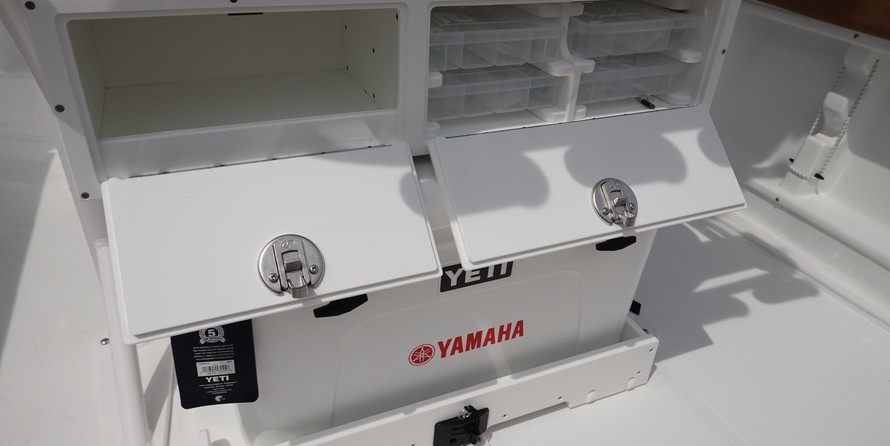 Sea Ray hunt ultra 211