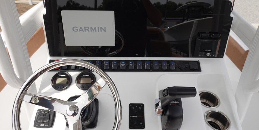 Sea Ray hunt ultra 211