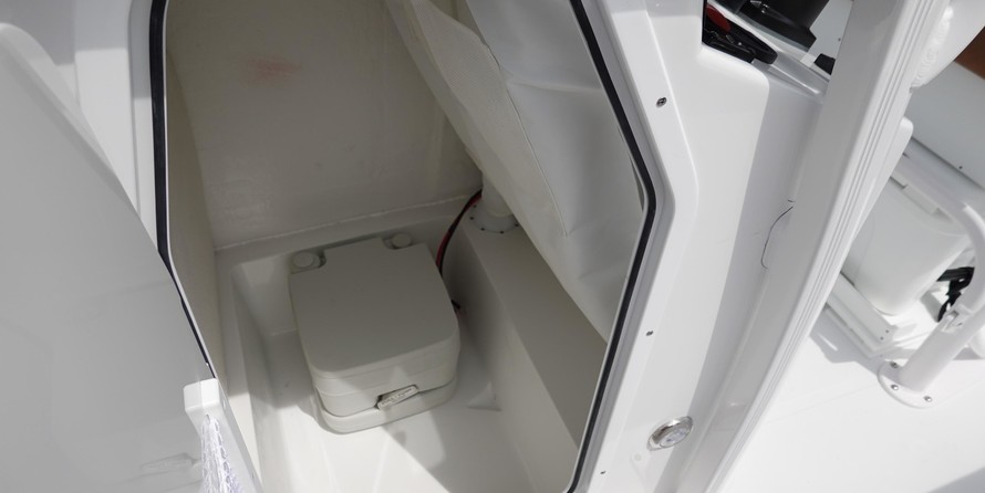 Sea Ray hunt ultra 211