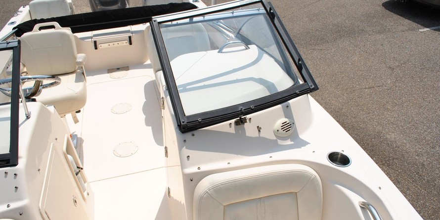 Grady-White Freedom 205