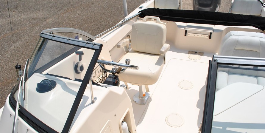 Grady-White Freedom 205