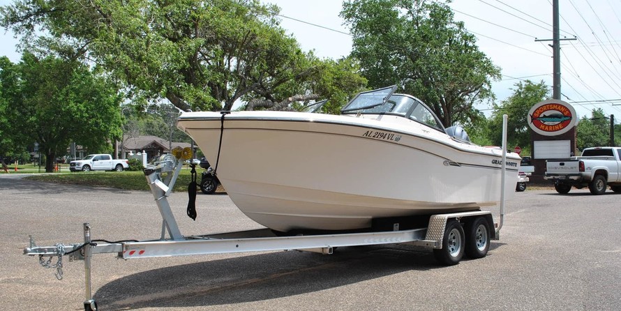 Grady-White Freedom 205