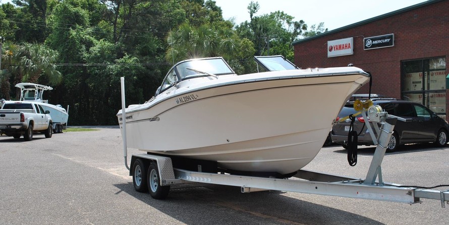 Grady-White Freedom 205