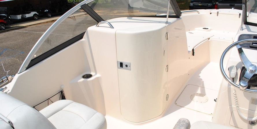 Grady-White Freedom 205