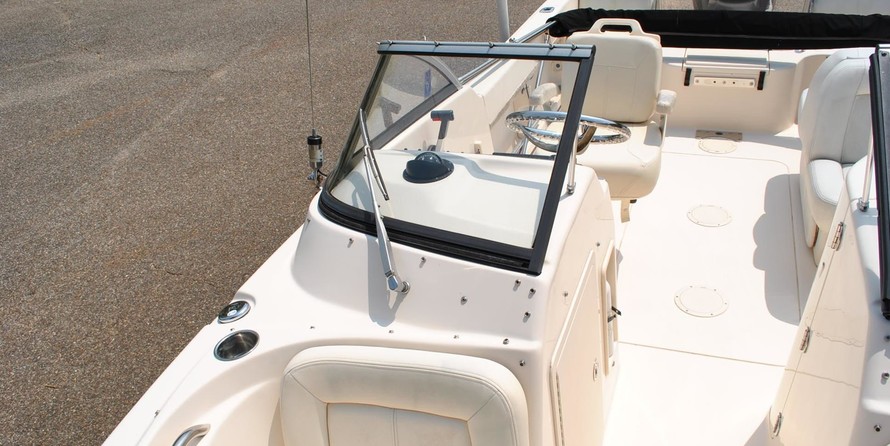 Grady-White Freedom 205