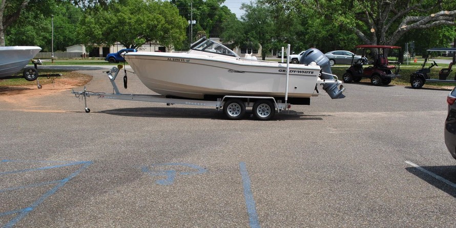 Grady-White Freedom 205