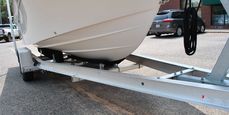 Grady-White Freedom 205