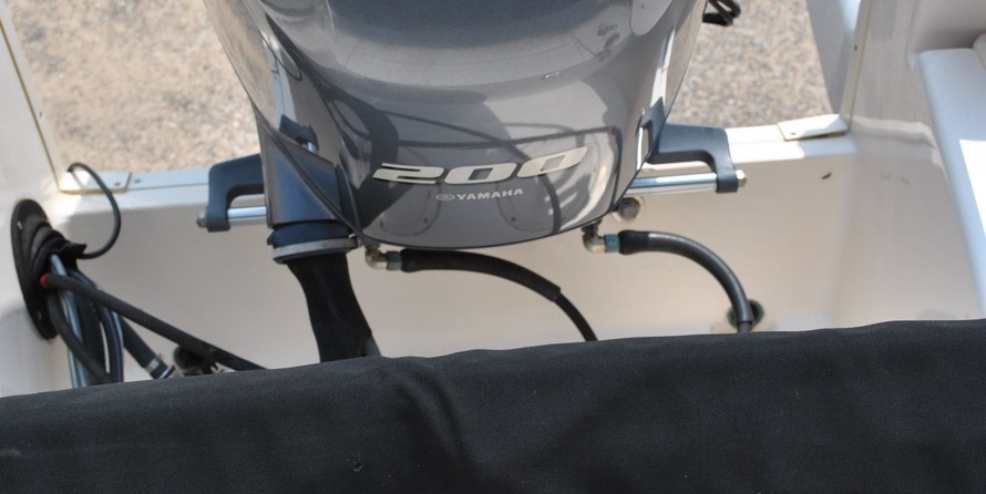 Grady-White Freedom 205