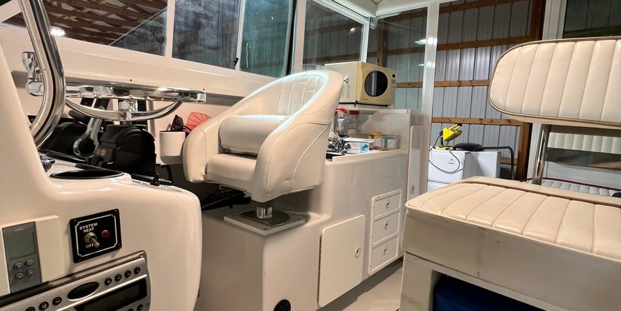 Glacier bay isle runner blue hull 2670