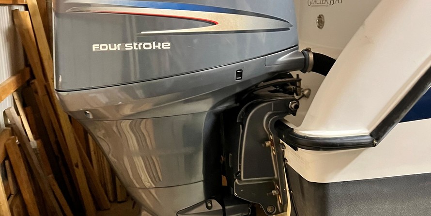 Glacier bay isle runner blue hull 2670