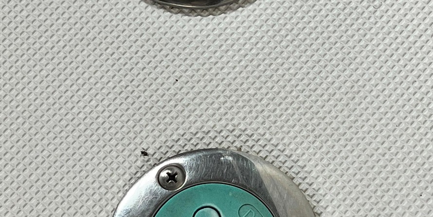 Glacier bay isle runner blue hull 2670