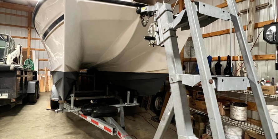 Glacier bay isle runner blue hull 2670