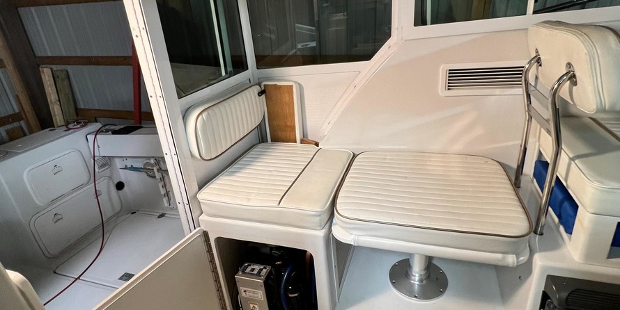 Glacier bay isle runner blue hull 2670