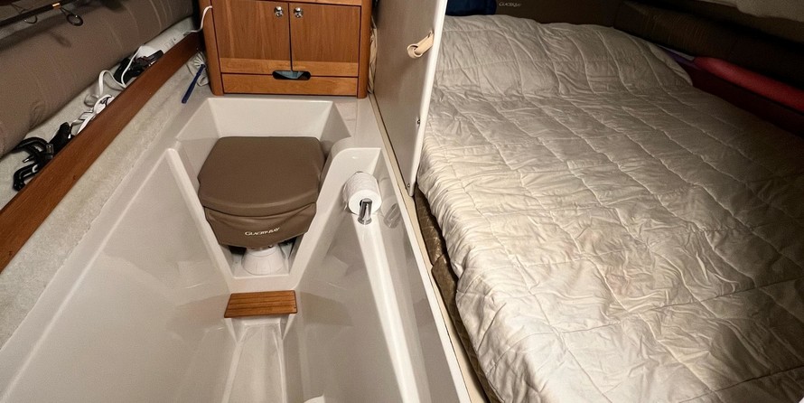 Glacier bay isle runner blue hull 2670