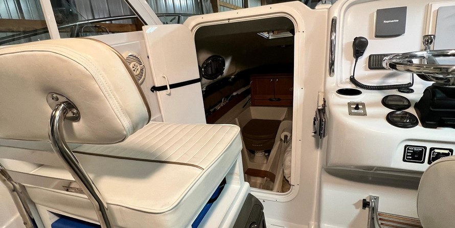 Glacier bay isle runner blue hull 2670