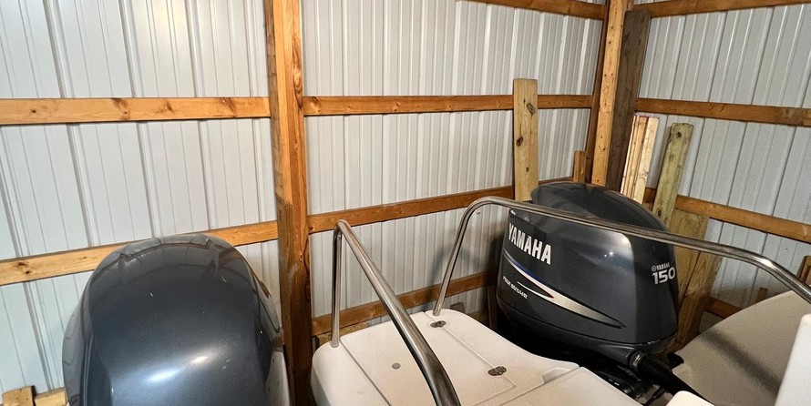 Glacier bay isle runner blue hull 2670