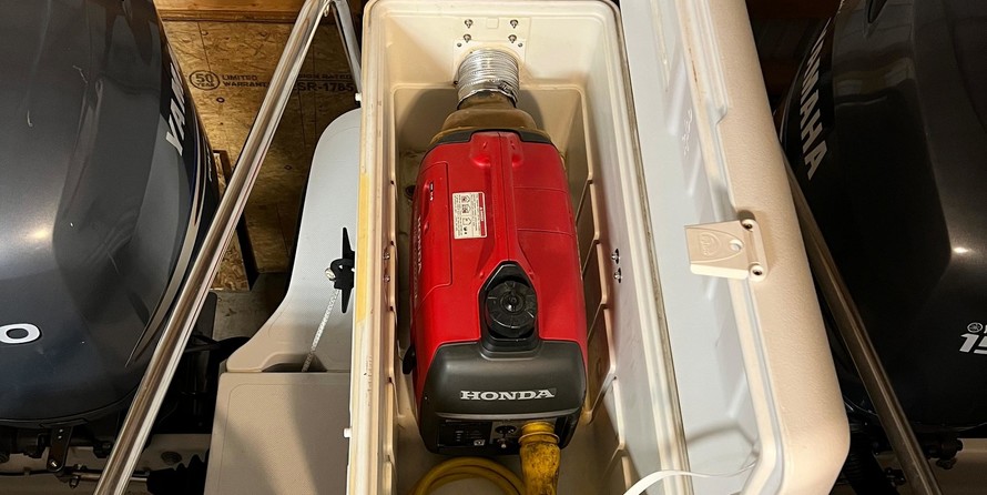 Glacier bay isle runner blue hull 2670