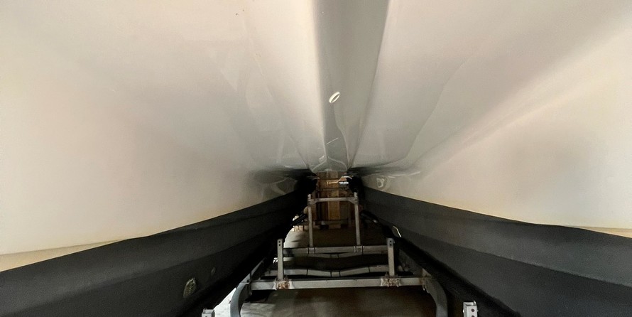 Glacier bay isle runner blue hull 2670