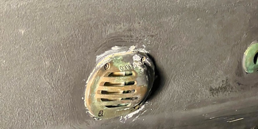 Glacier bay isle runner blue hull 2670