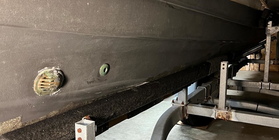 Glacier bay isle runner blue hull 2670