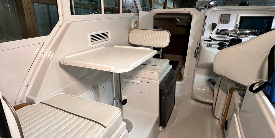 Glacier bay isle runner blue hull 2670