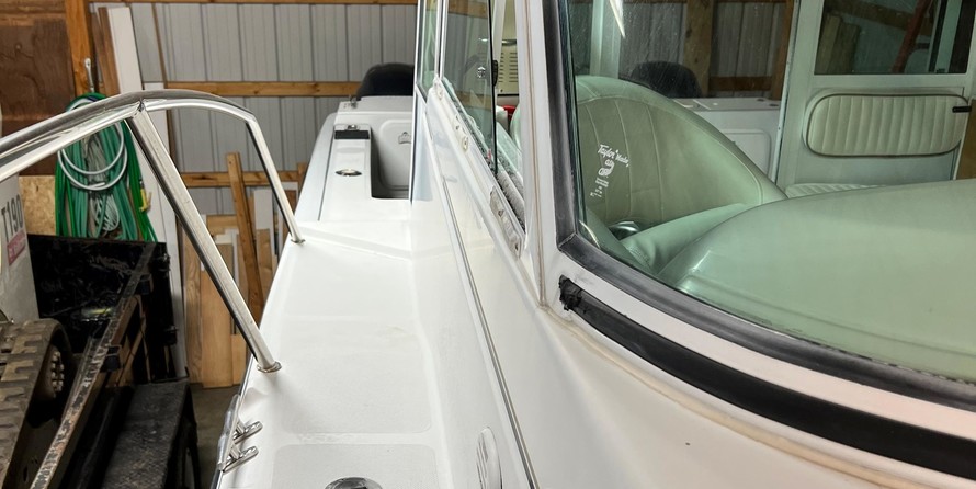 Glacier bay isle runner blue hull 2670