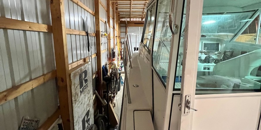 Glacier bay isle runner blue hull 2670