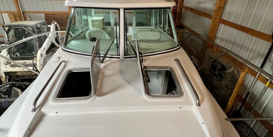 Glacier bay isle runner blue hull 2670