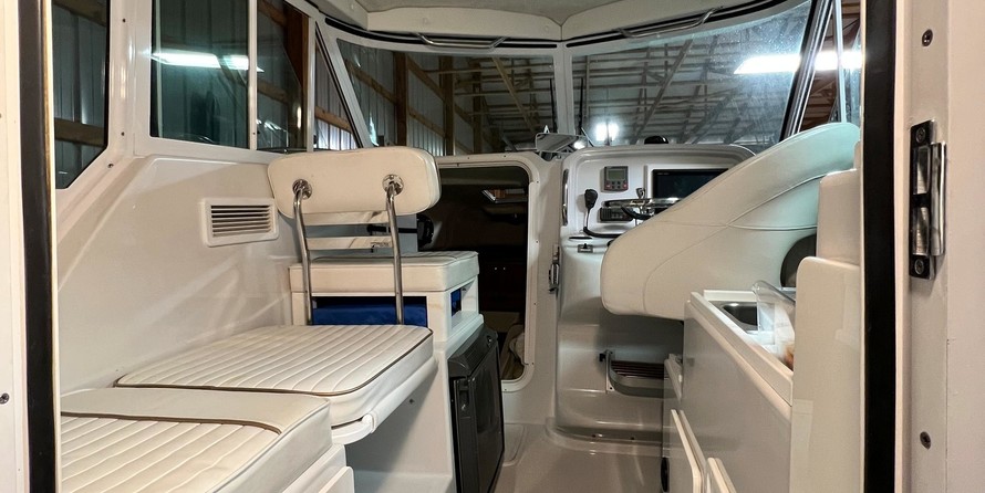 Glacier bay isle runner blue hull 2670