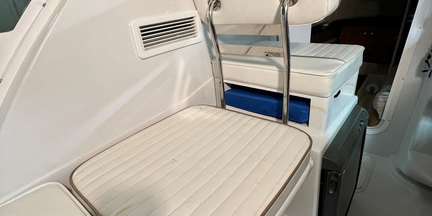 Glacier bay isle runner blue hull 2670