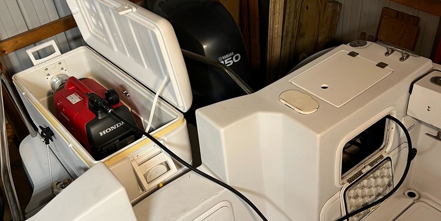 Glacier bay isle runner blue hull 2670