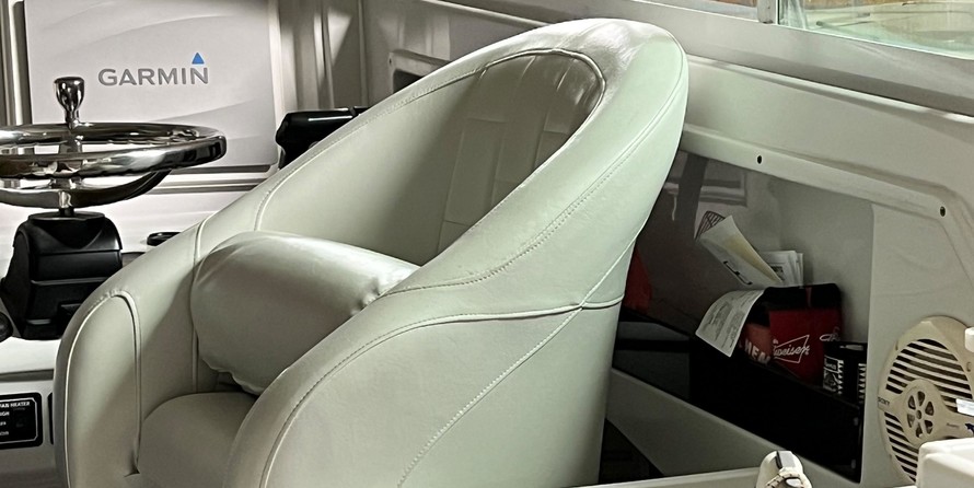 Glacier bay isle runner blue hull 2670