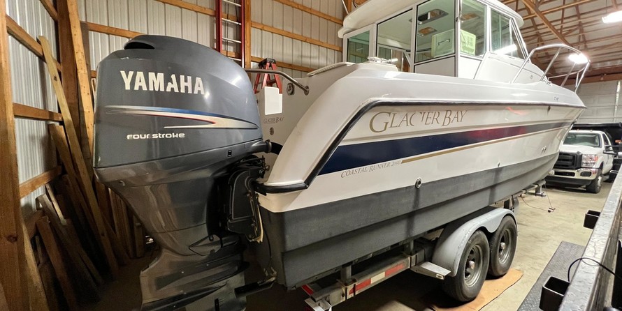 Glacier bay isle runner blue hull 2670