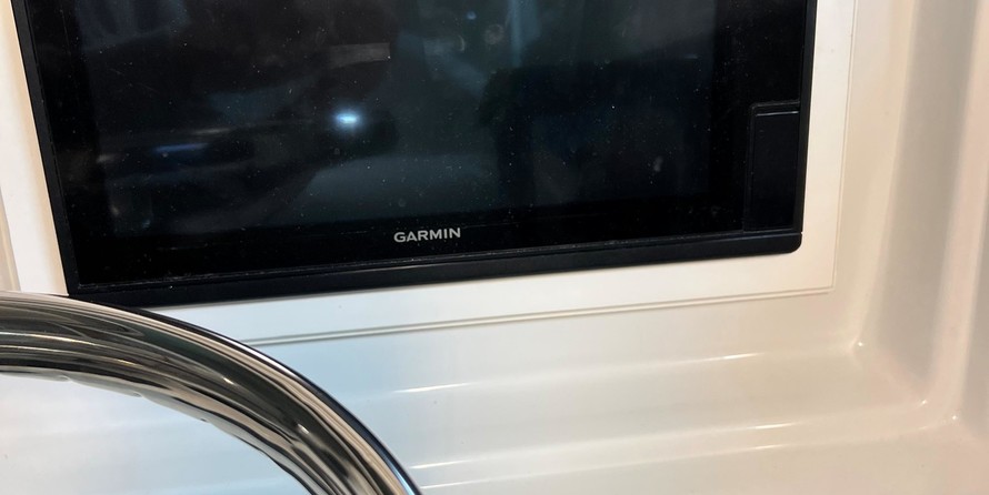 Glacier bay isle runner blue hull 2670