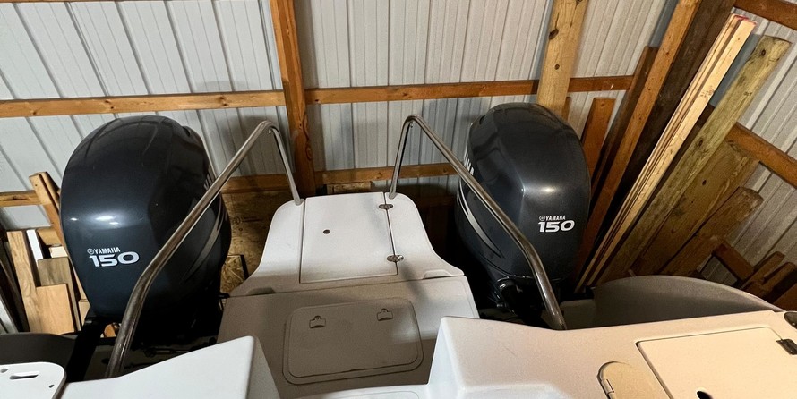 Glacier bay isle runner blue hull 2670