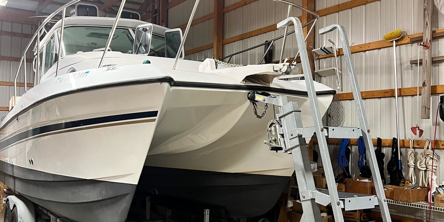 Glacier bay isle runner blue hull 2670