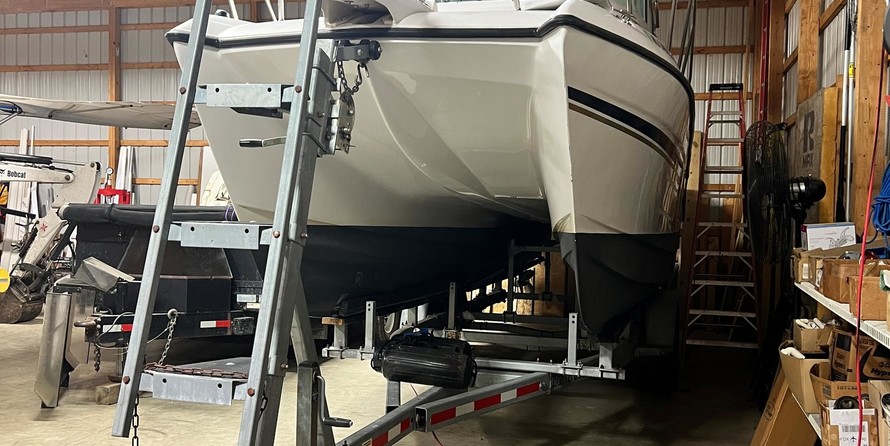 Glacier bay isle runner blue hull 2670