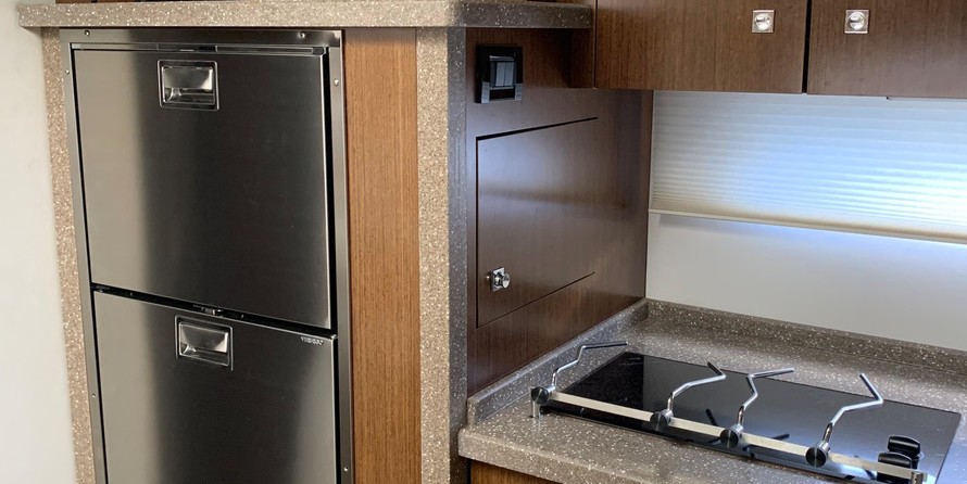 Cruisers Yachts 48 Cantius