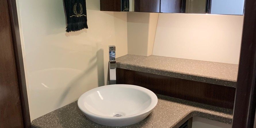 Cruisers Yachts 48 Cantius