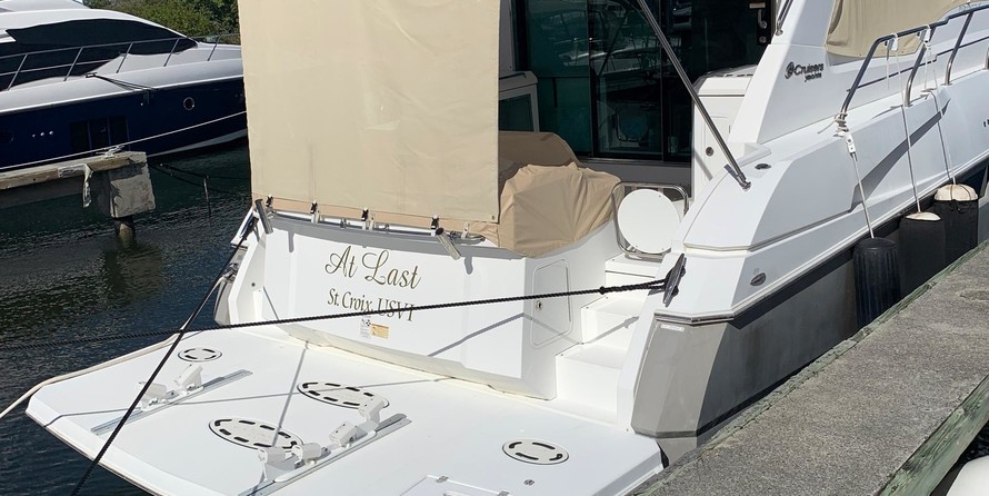 Cruisers Yachts 48 Cantius