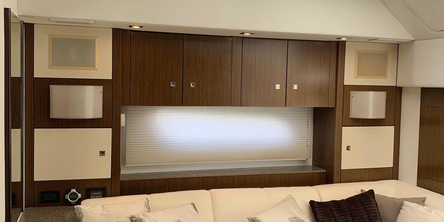 Cruisers Yachts 48 Cantius