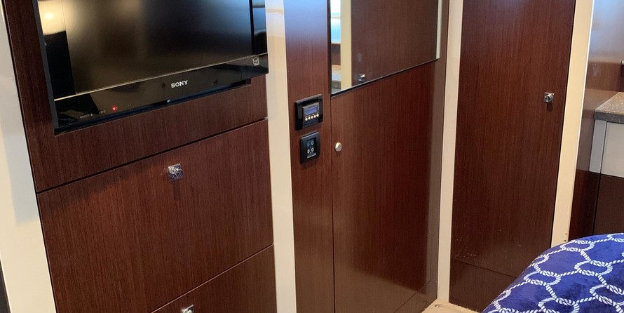 Cruisers Yachts 48 Cantius