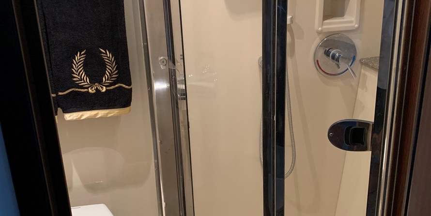 Cruisers Yachts 48 Cantius